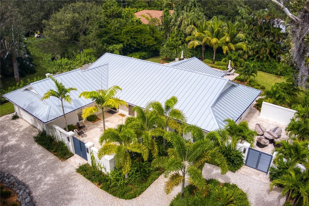 525 Banyan Rd, Vero Beach, FL 32963 - photo 1