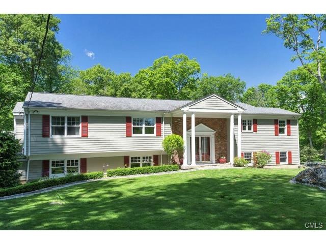 251 Dundee Rd, Stamford, CT 06903 - photo 1