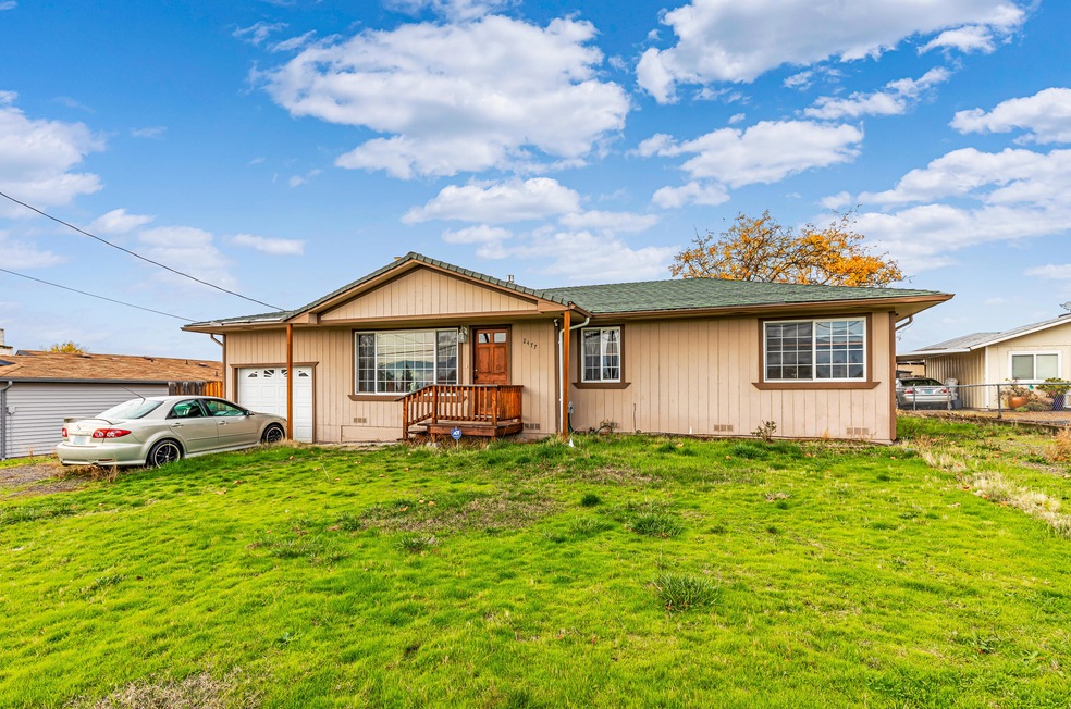 2477 Corona Ave, Medford, OR 97504 - photo 1