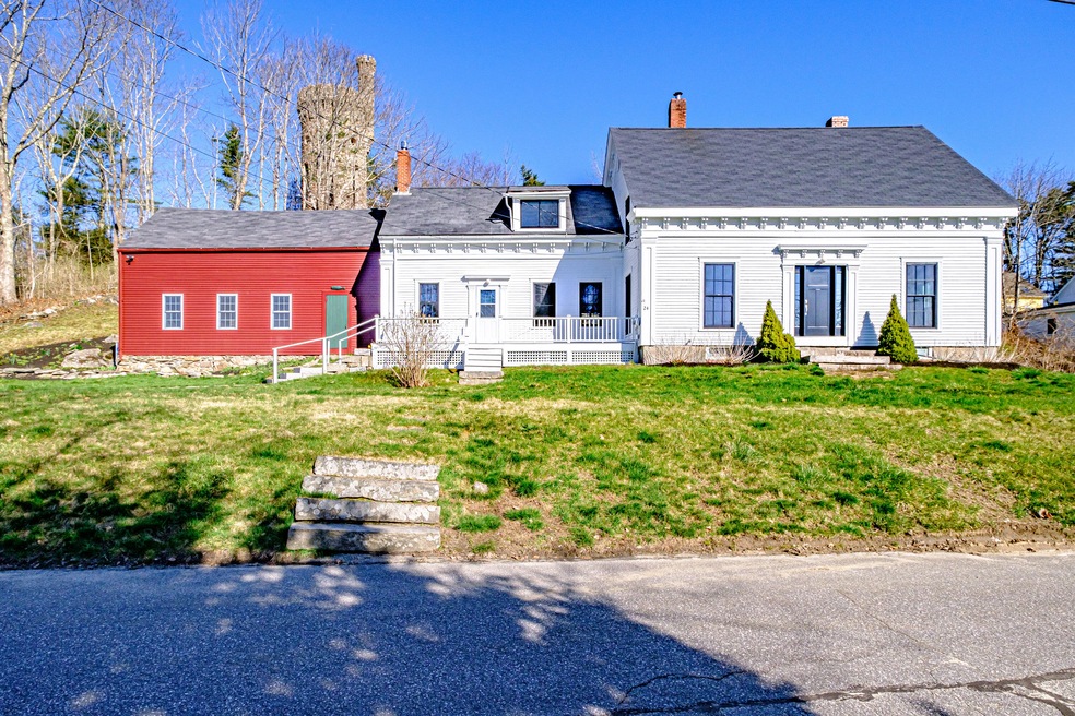 24 Harraseeket Rd, Freeport, ME 04032 - photo 1