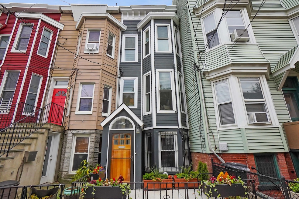 333.5 Pavonia Ave, Jc, Downtown, NJ 07302 - photo 1