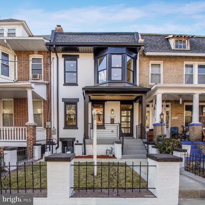 Sold $1,350,000 • Co-Listing Agent