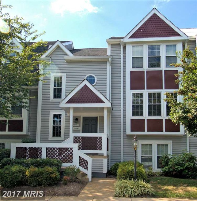 12945 Grays Pointe Rd unit B, Fairfax, VA 22033 - photo 1