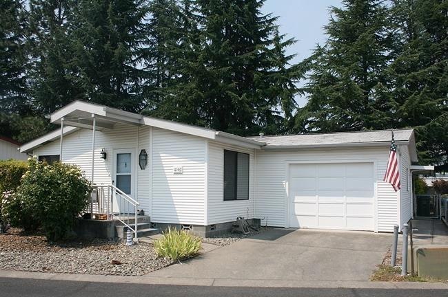 1046 Hemlock Ln, Grants Pass, OR 97527 - photo 1