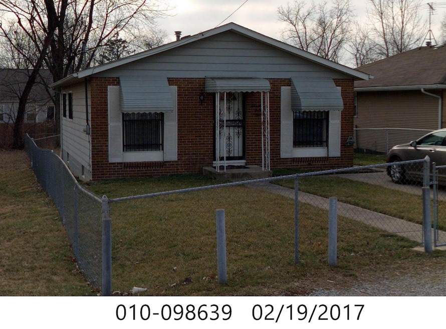 1721 E 25th