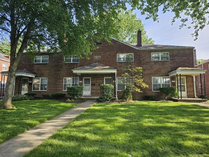 2912 18 Sherwood Front