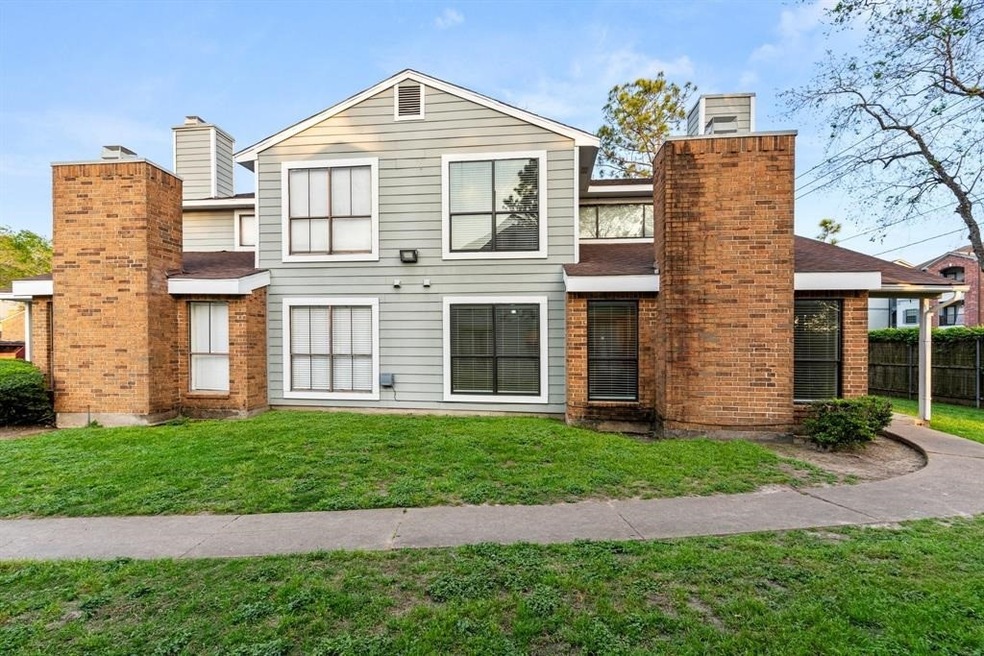 7200 W T C Jester Blvd unit 2003, Houston, TX 77088 - photo 1