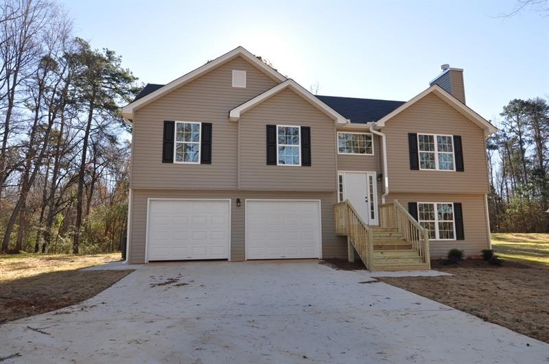 5510 Latham Manor Dr, Gainesville, GA 30506 - photo 1