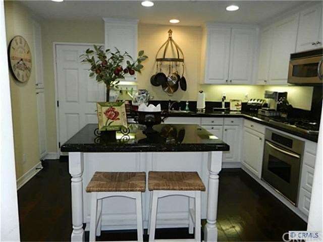 Beautiful Bar and Center Kitchen Island