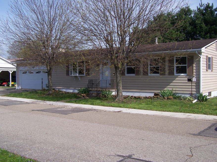 201 E 3rd St, Sugar Grove, OH 43155 - photo 1