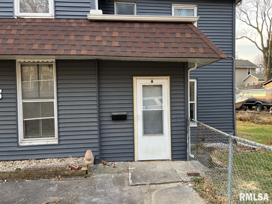 1335 E 9th St unit A, Davenport, IA 52803 - photo 1