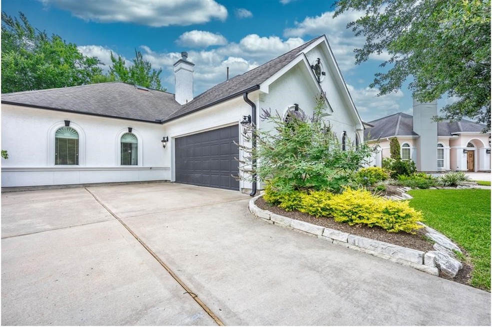 Beautiful Sawyer's Pond Stucco home.