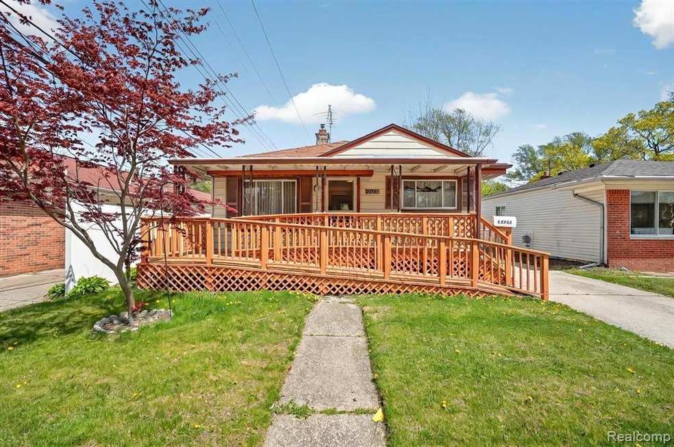 24942 Dale Ave, Eastpointe, MI 48021 - photo 1