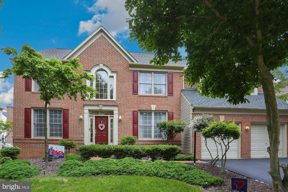 8310 Wolftrap Rd, Vienna, VA 22182 - photo 1