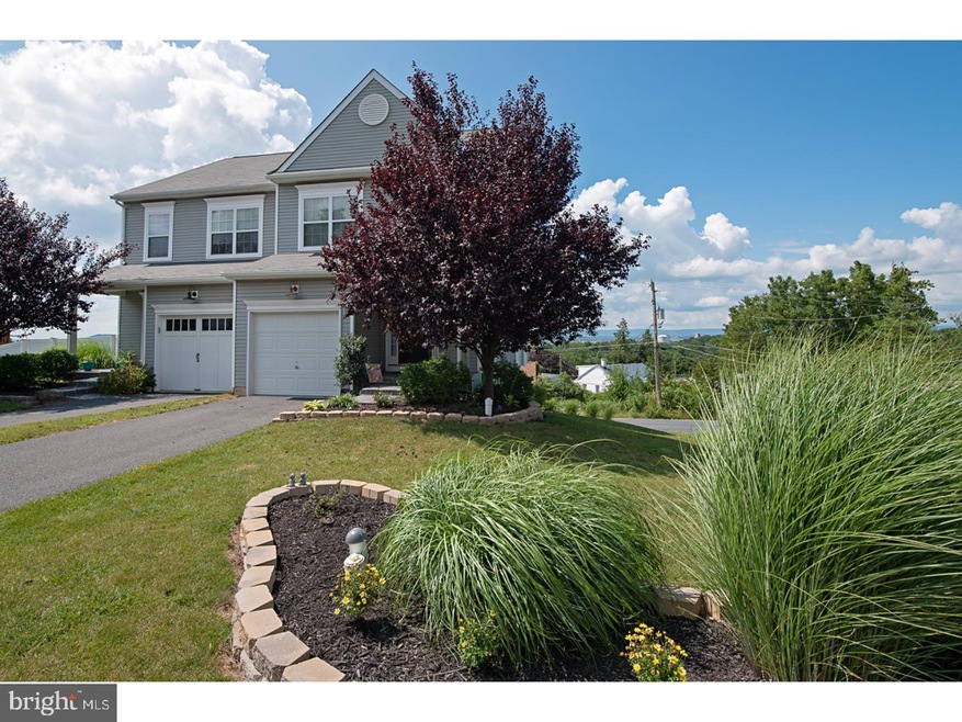 1014 Highview Ct, Temple, PA 19560 - photo 1