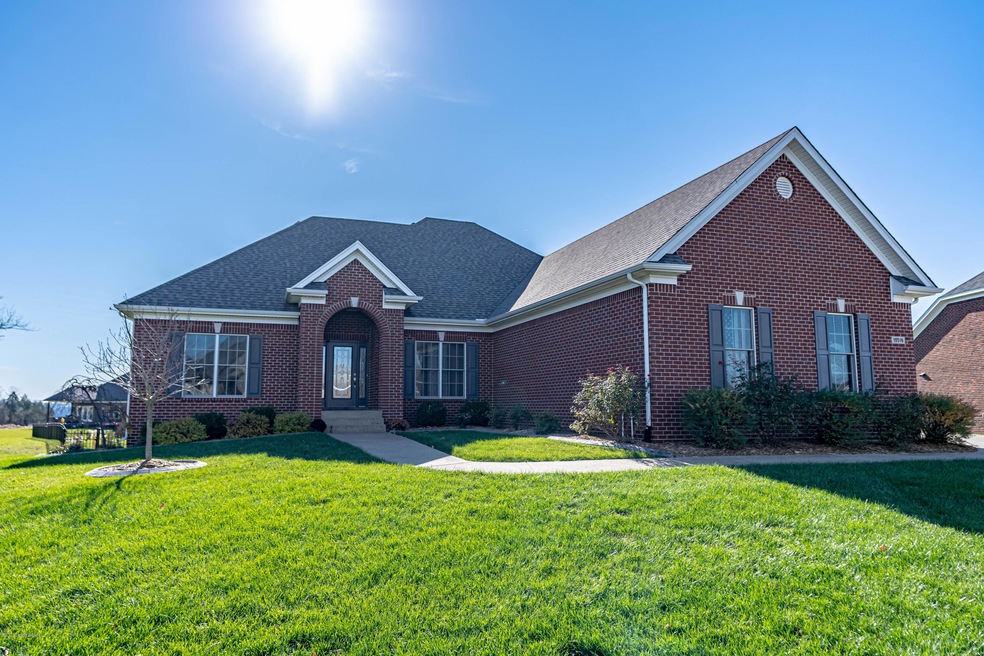 10516 Lilly Garden Dr, Louisville, KY 40291 - photo 1