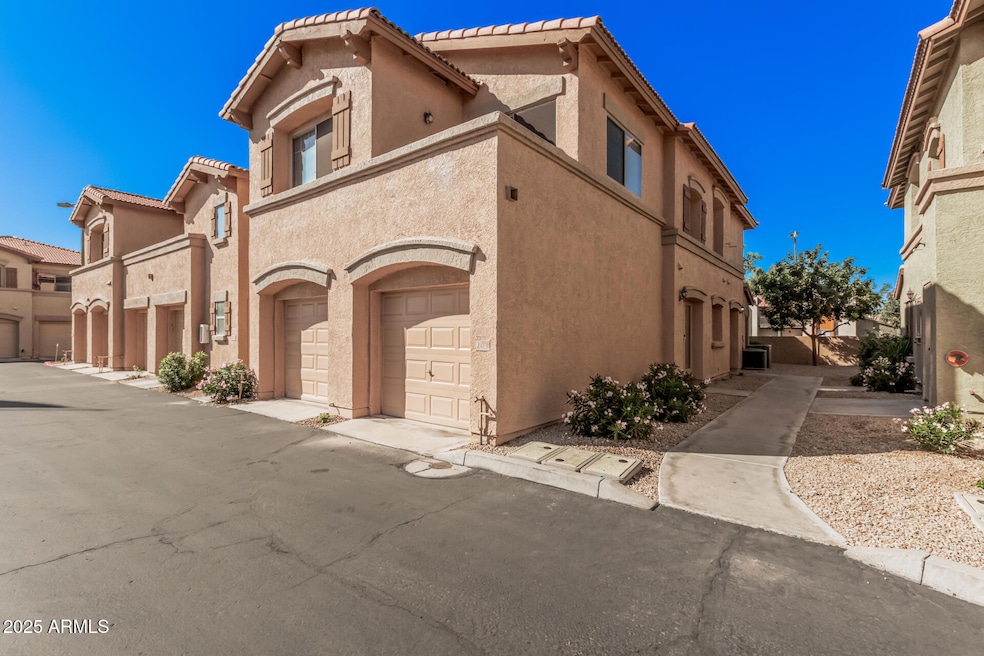 805 S Sycamore unit 203, Mesa, AZ 85202 - photo 1