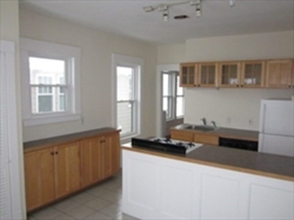 27 Gurney St unit 2, Cambridge, MA 02138 - photo 1