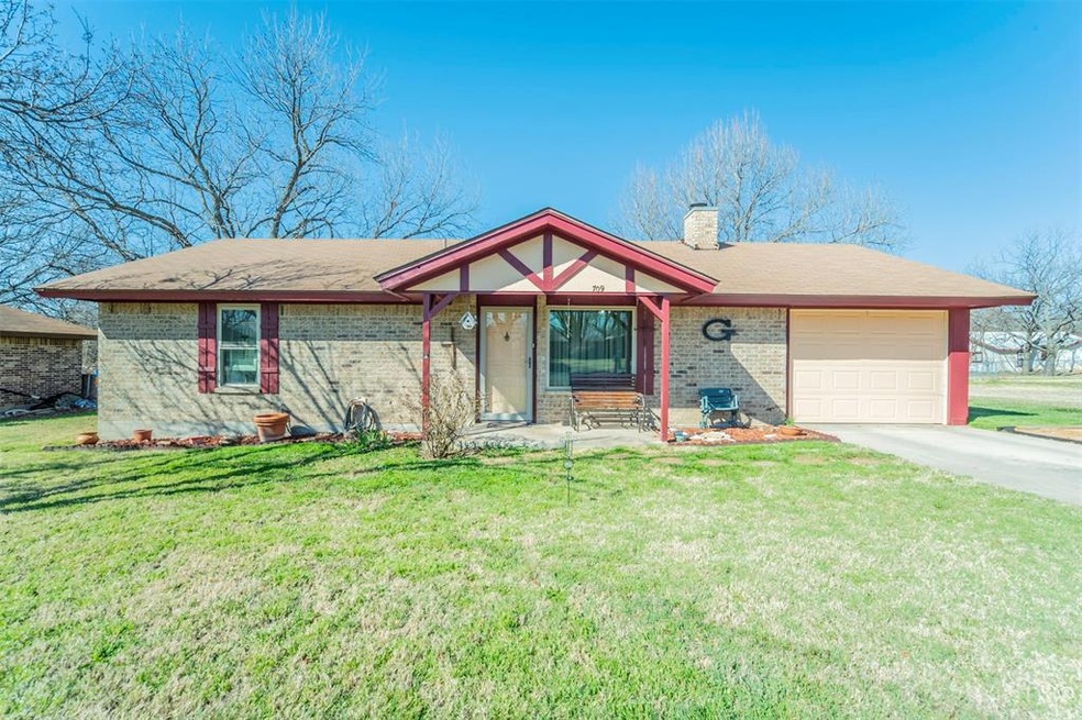 709 N Avenue B, Springtown, TX 76082 - photo 1