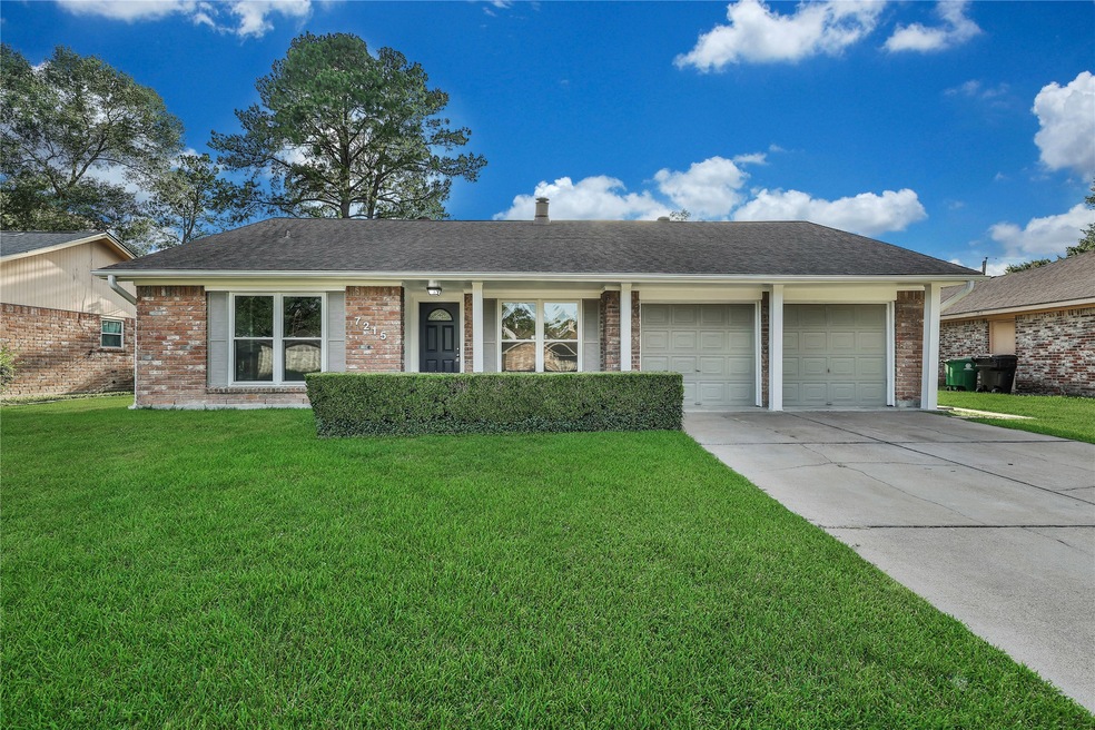 7215 Leaning Oak Dr, Houston, TX 77088 - photo 1