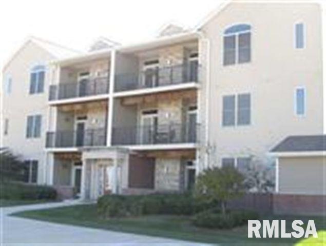 1871 Stone Gate Cir unit 8, Davenport, IA 52807 - photo 1
