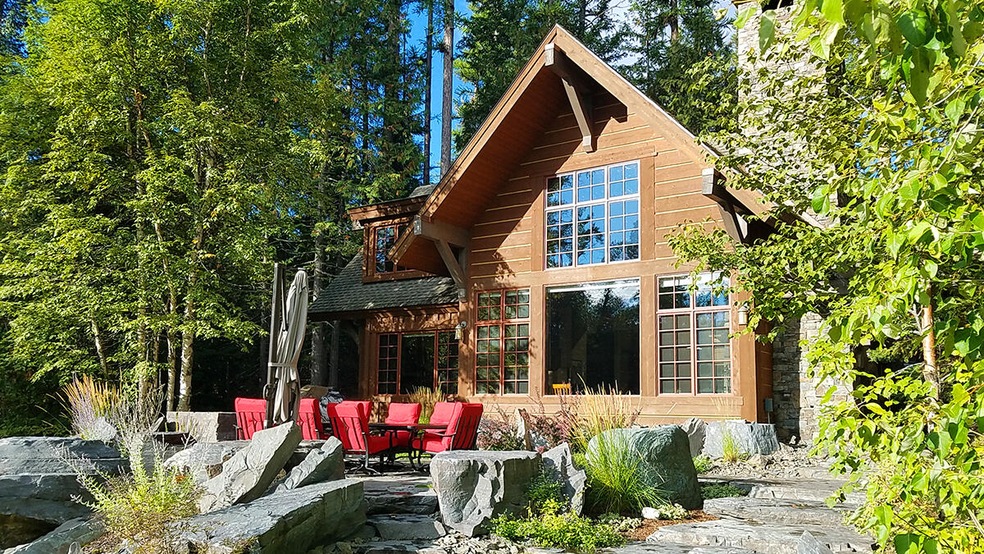 Swan Lake Home