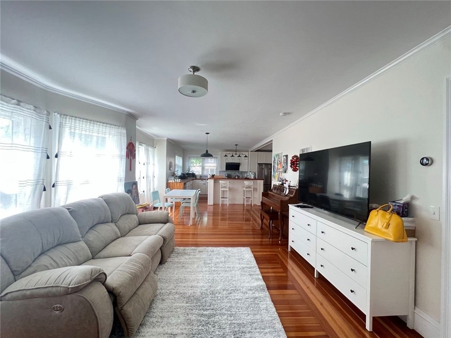 90 Armington St unit 1, Cranston, RI 02905 - photo 1