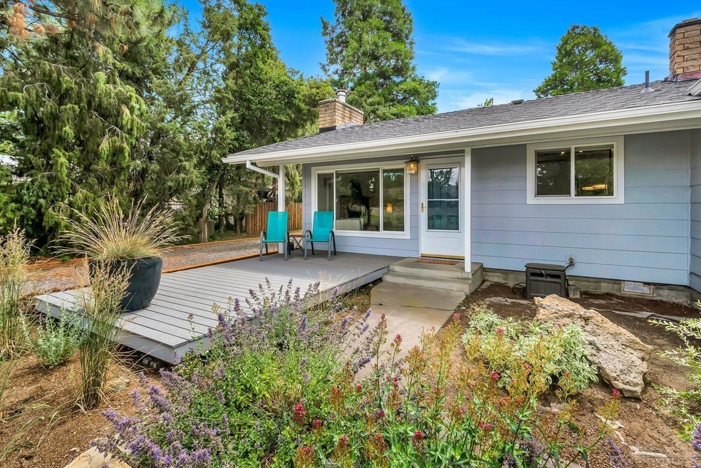 751 NE Innes Ln, Bend, OR 97701 - photo 1