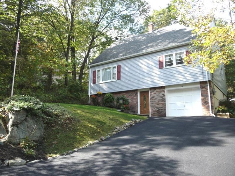 38 Highland Rd, Bloomingdale, NJ 07403 - photo 1