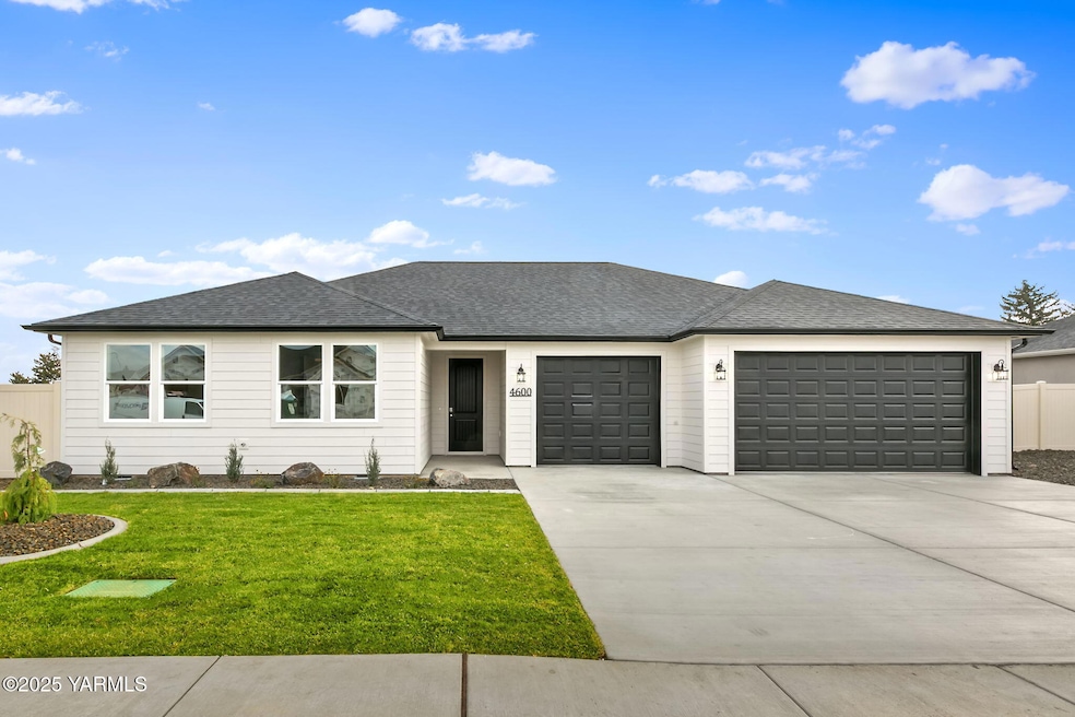 4600 W Oak Ave, Yakima, WA 98903 - photo 1