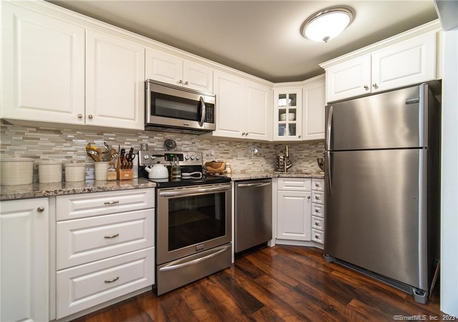 13 Rising Trail Dr unit 13, Middletown, CT 06457 - photo 1