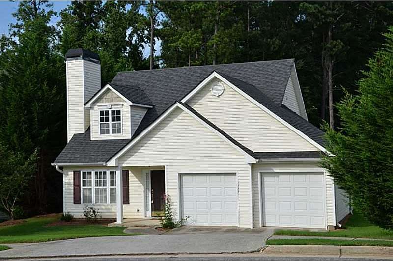 Exterior Front. Easy Maintenance Free Vinyl Siding