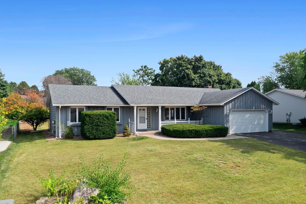 For Sale $464,900 • Co-Listing Agent