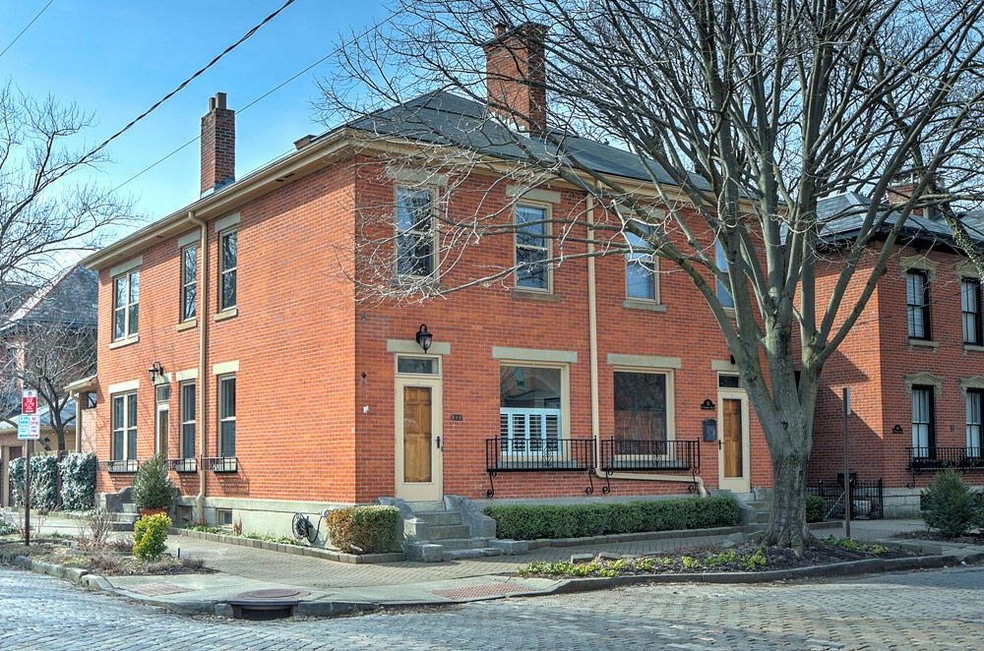 53 E Sycamore