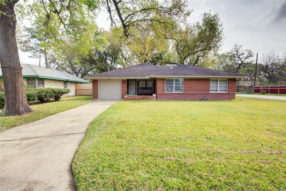 10302 Rockaway Dr, Houston, TX 77016 - photo 1