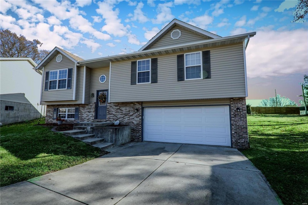 Great home on quiet cul-de-sac