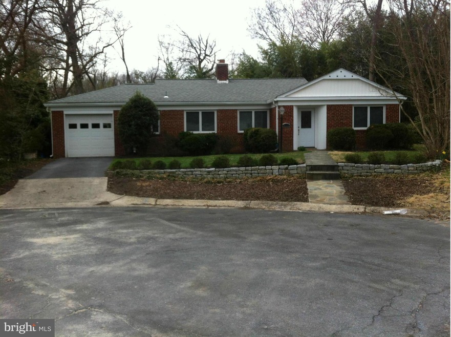 4112 Edgevale Ct, Chevy Chase, MD 20815 - photo 1