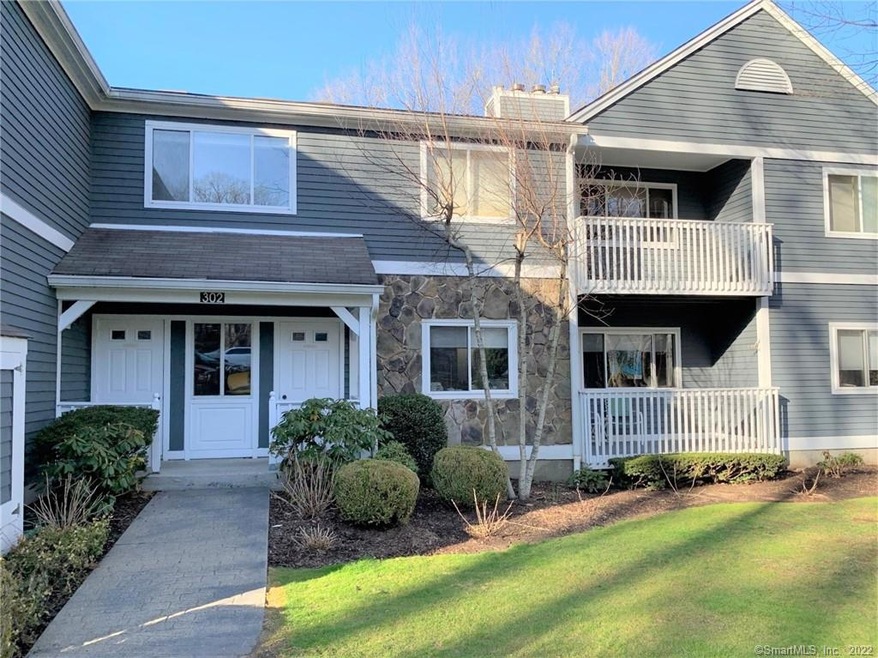302 Fairmount Dr unit E, Monroe, CT 06468 - photo 1