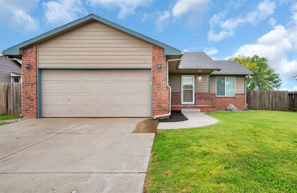 704 S Longbranch Dr, Maize, KS 67101 - photo 1