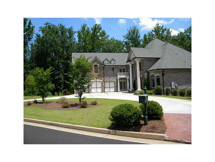Exterior Front. Circular driveway, Cul-de-sac