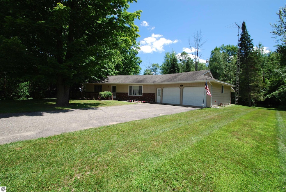 1535 Combs Dr, West Branch, MI 48661 - photo 1