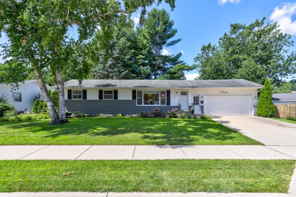 222 S Park St, Zeeland-1