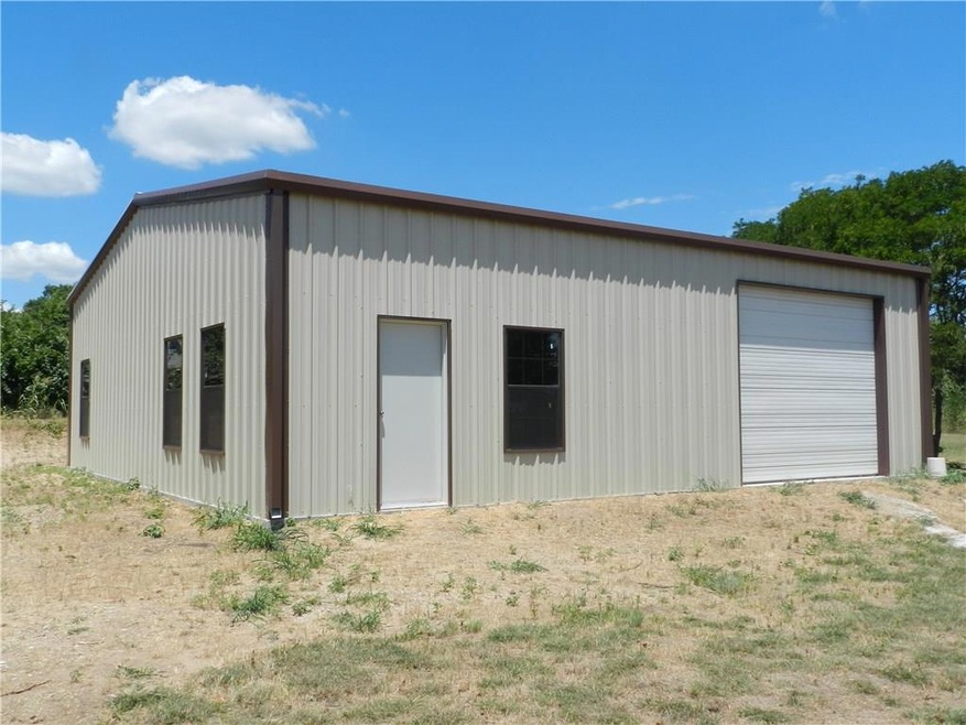 NEW 40'x40' metal building with insulation, garage