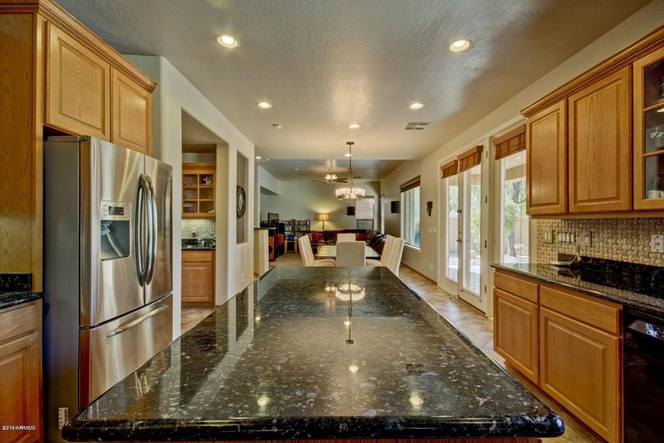 35206 N 27th dr kitchen island