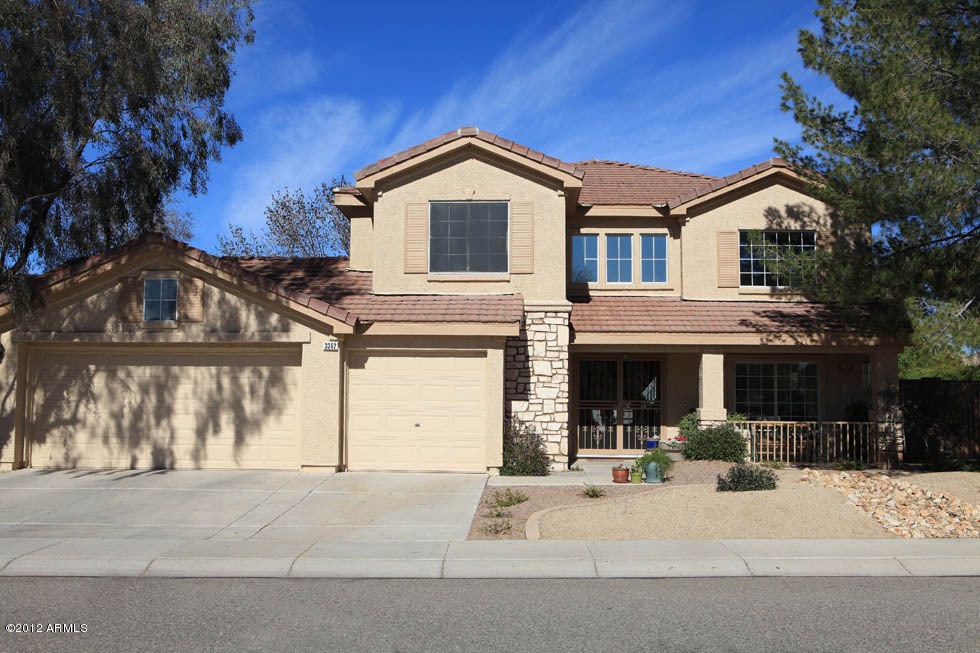 Lovely Curb Appeal!