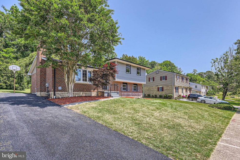 220 E Timonium Rd, Lutherville Timonium, MD 21093 - photo 1