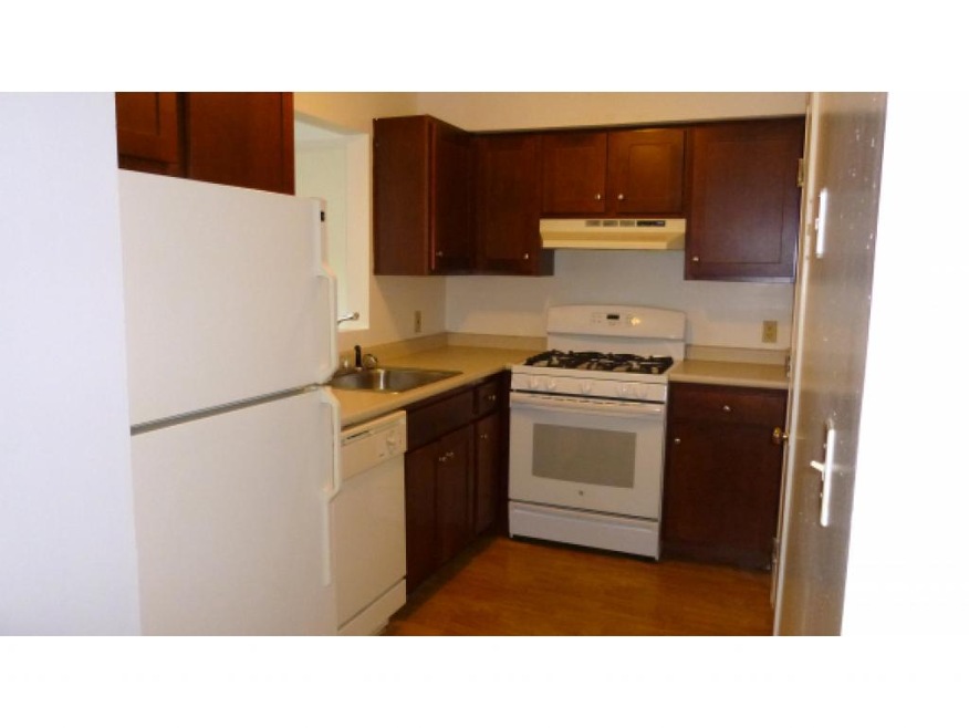 3 Kessler Farm Dr unit 125, Nashua, NH 03063 - photo 1