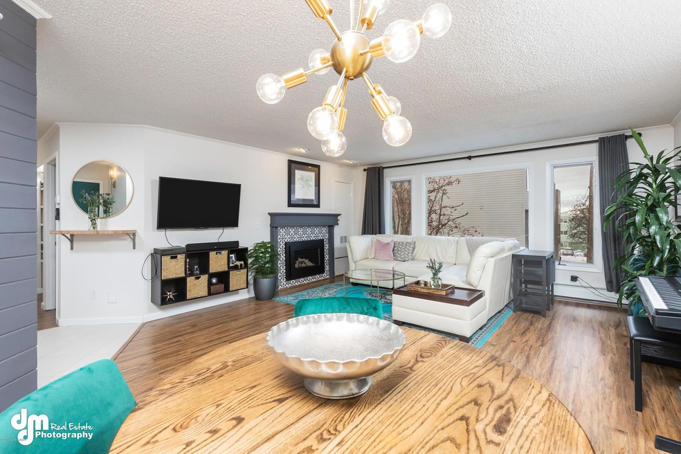 Open Living Space- Upgraded Gas Insert