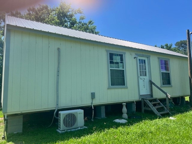 2509 3rd St, Bay City, TX 77414 - photo 1