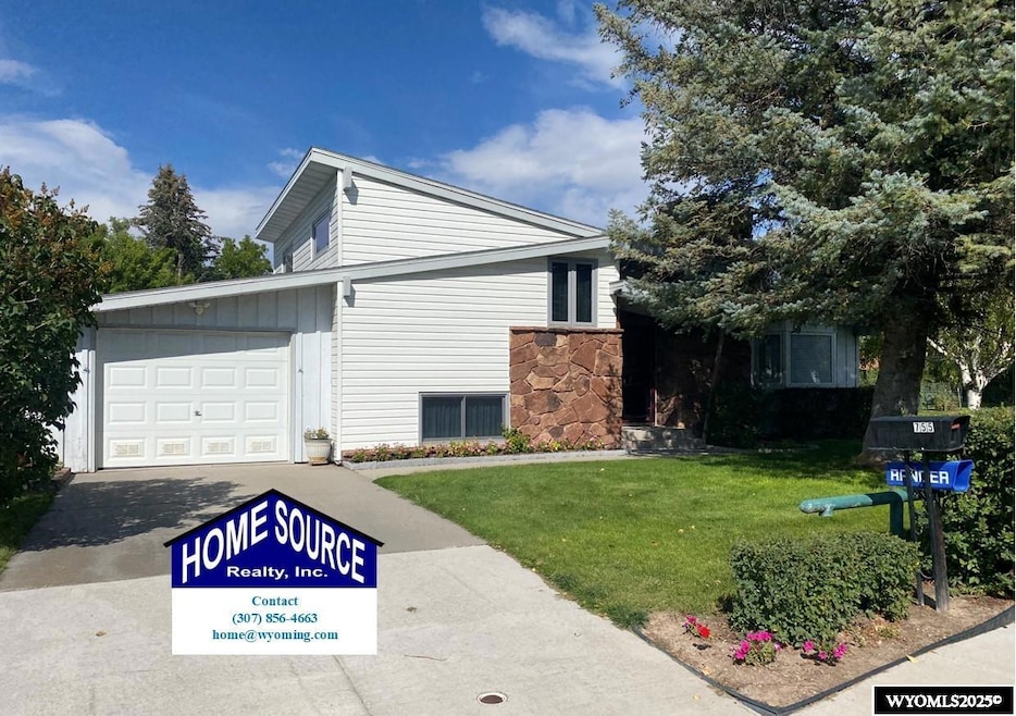 755 N 2nd St W, Riverton, WY 82501 - photo 1